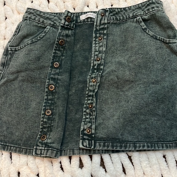 Green Denim Button Up Skirt - Picture 4 of 8